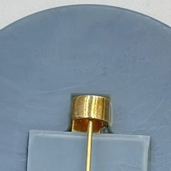 Vintage 1985 Hallmark Cards Snowflake Brooch Pin Blue White Winter Christmas - Picture 4 of 5